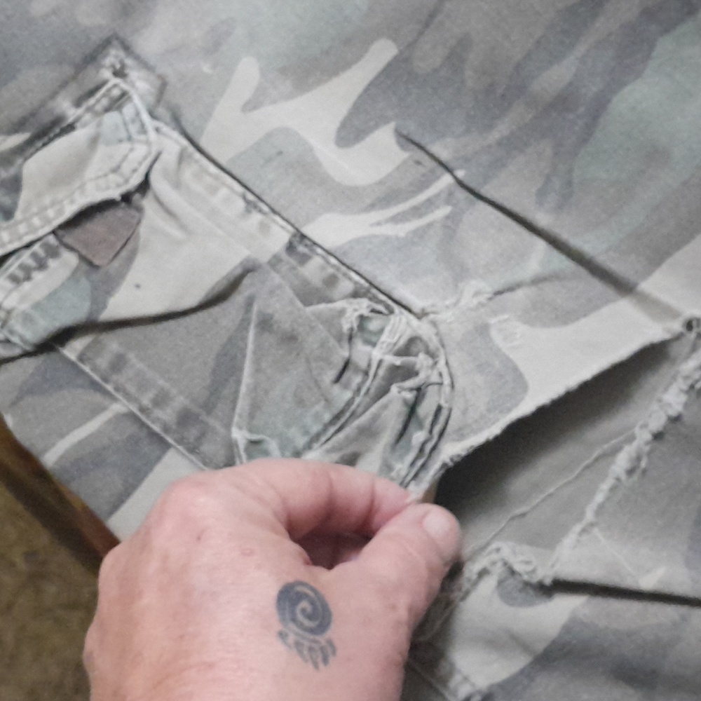Wrangler Jean company camo cargo pants 36x32 - Picture 5 of 8